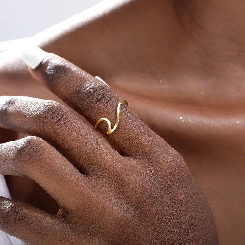 'The Wave' Ring